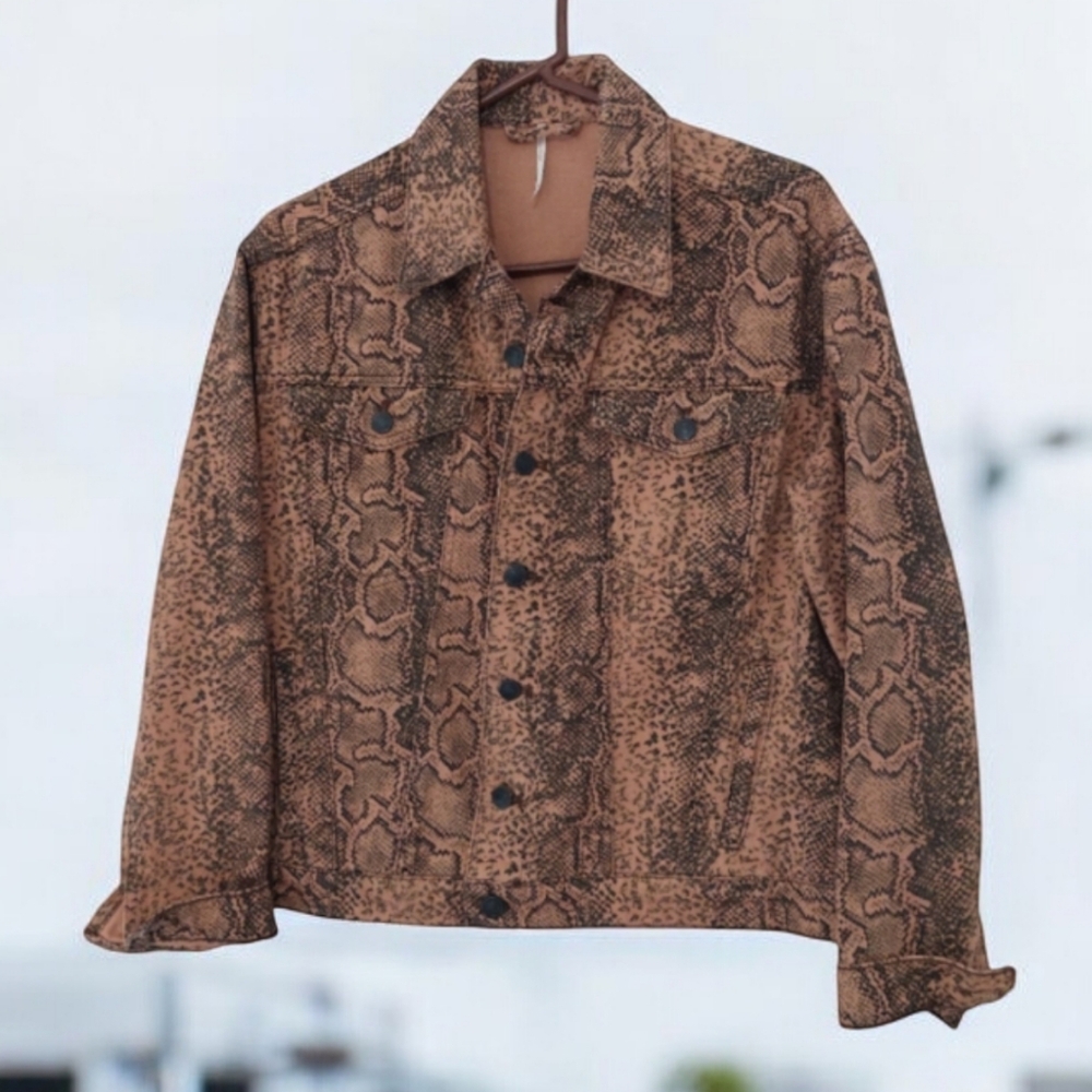 Free People Snake Skin Jacket Womans Size XS Black Animal Print Shacket